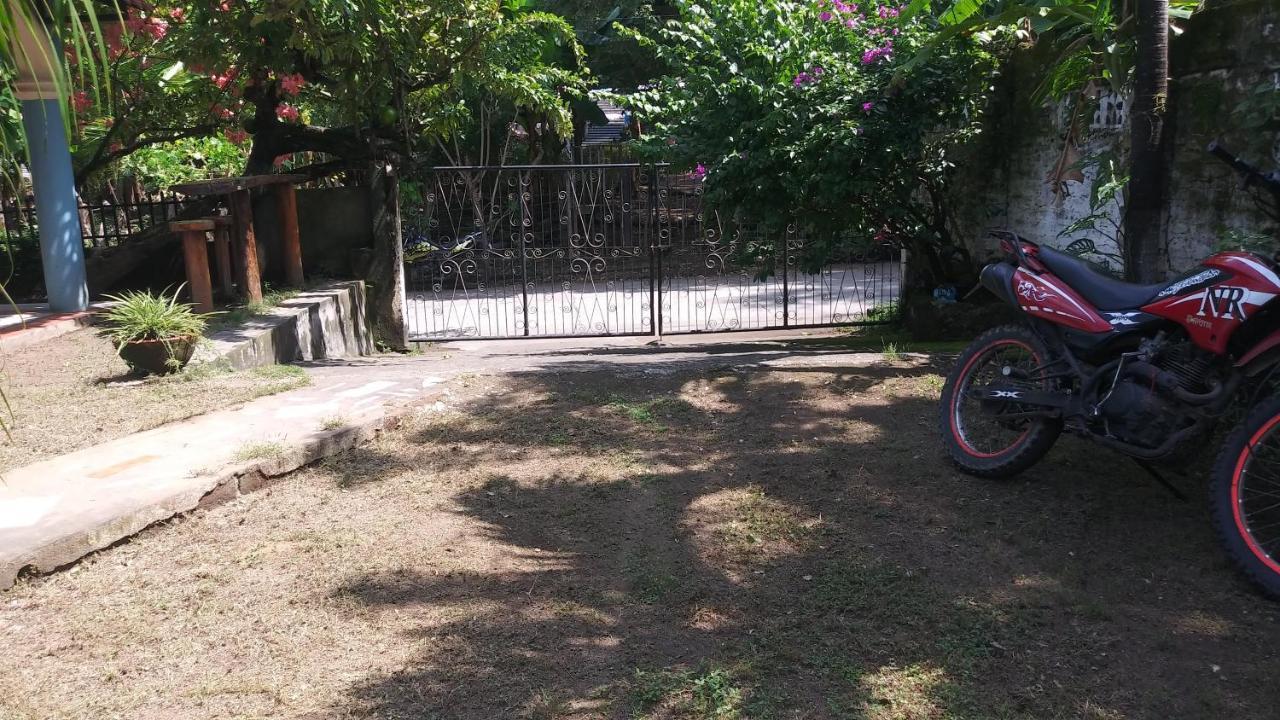 Ometepe House Bed & Breakfast Мойогалпа Екстериор снимка