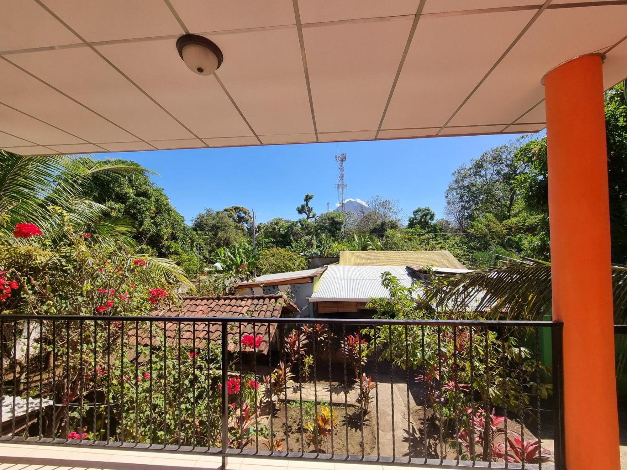 Ometepe House Bed & Breakfast Мойогалпа Екстериор снимка