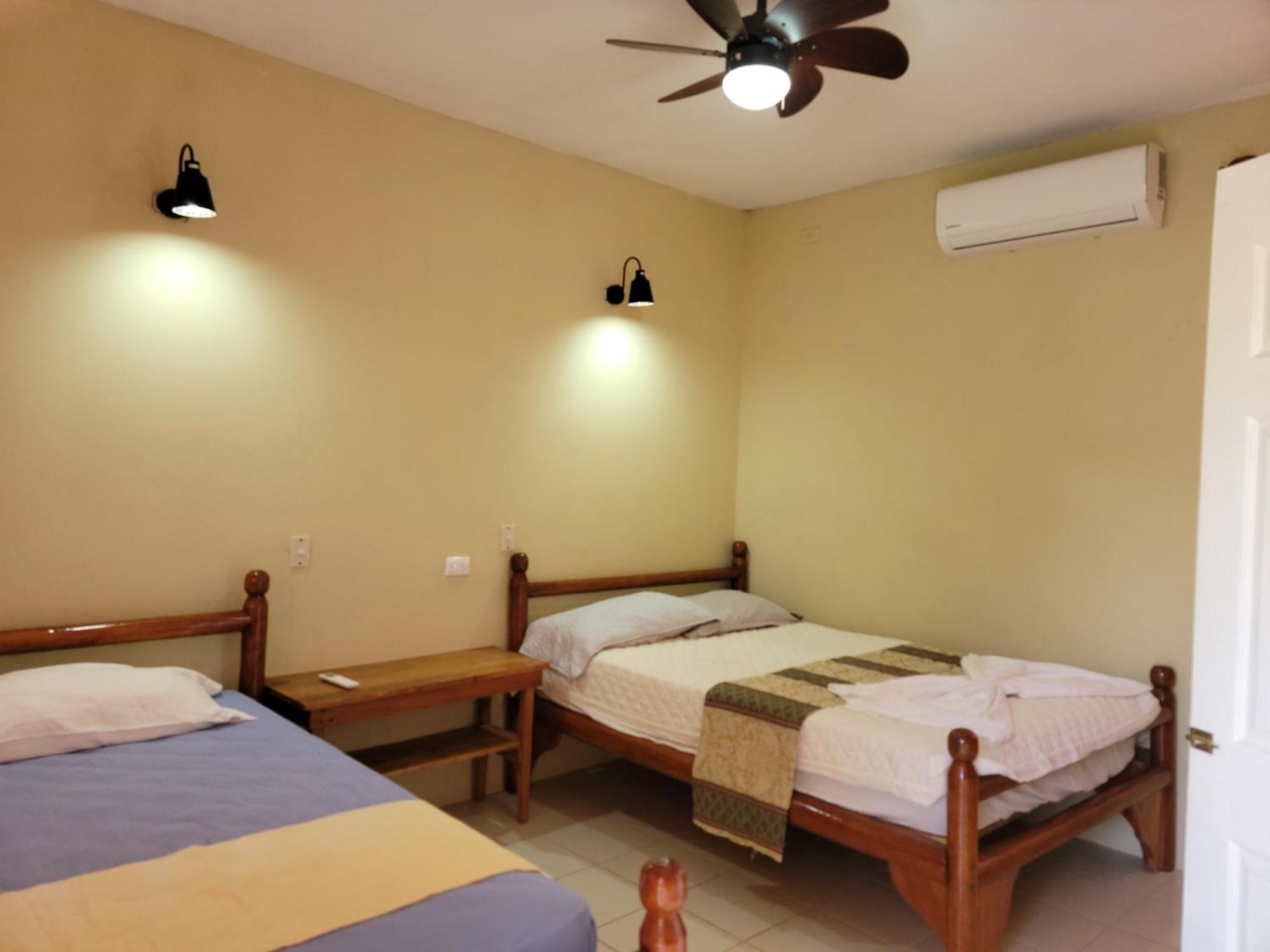 Ometepe House Bed & Breakfast Мойогалпа Екстериор снимка