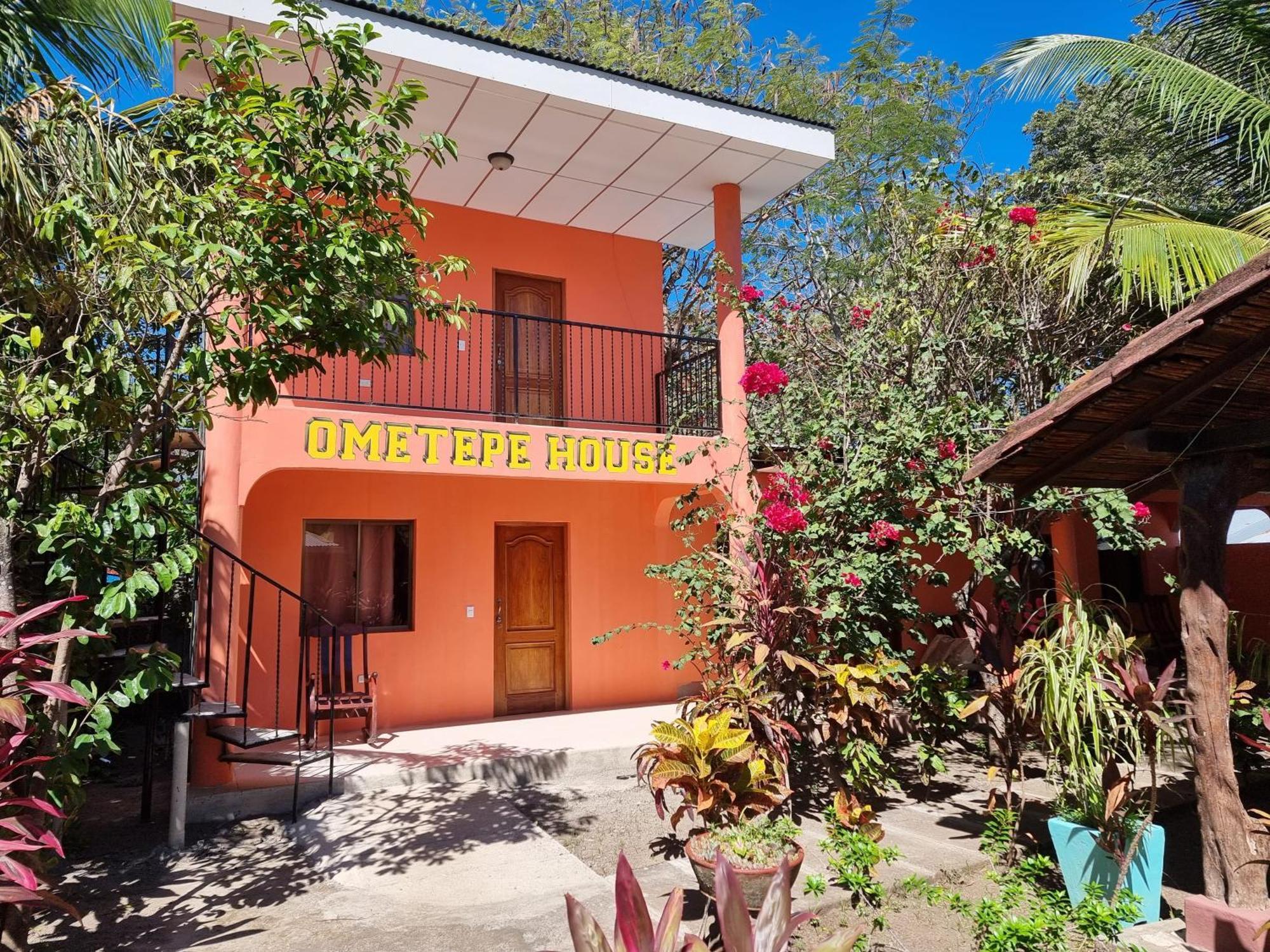 Ometepe House Bed & Breakfast Мойогалпа Екстериор снимка