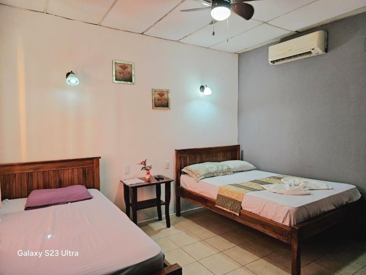 Ometepe House Bed & Breakfast Мойогалпа Екстериор снимка