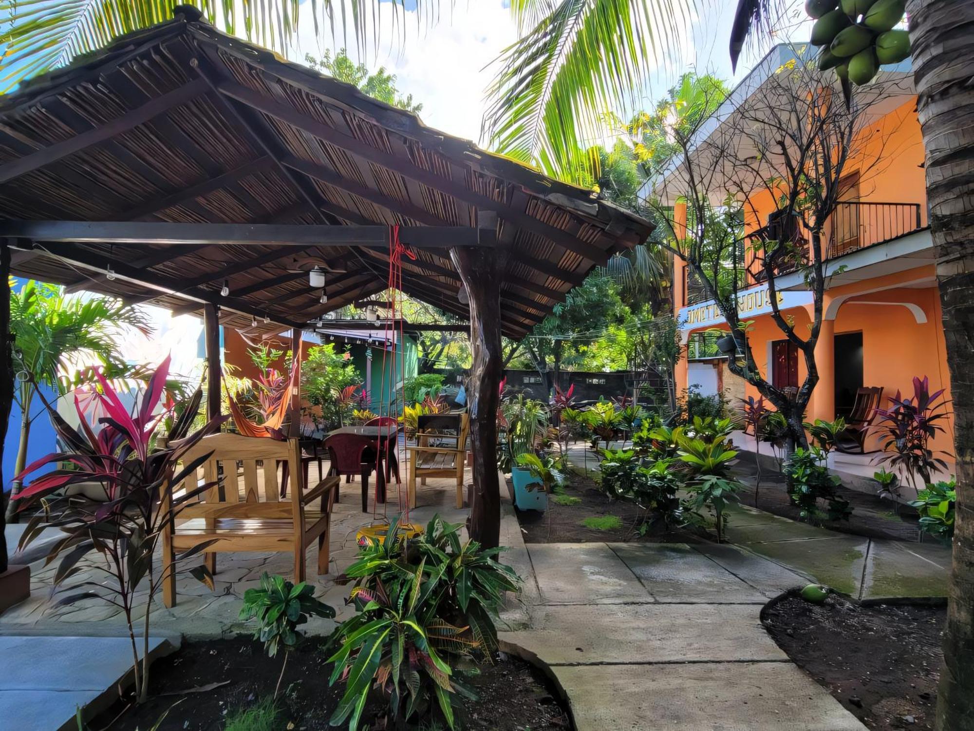 Ometepe House Bed & Breakfast Мойогалпа Екстериор снимка