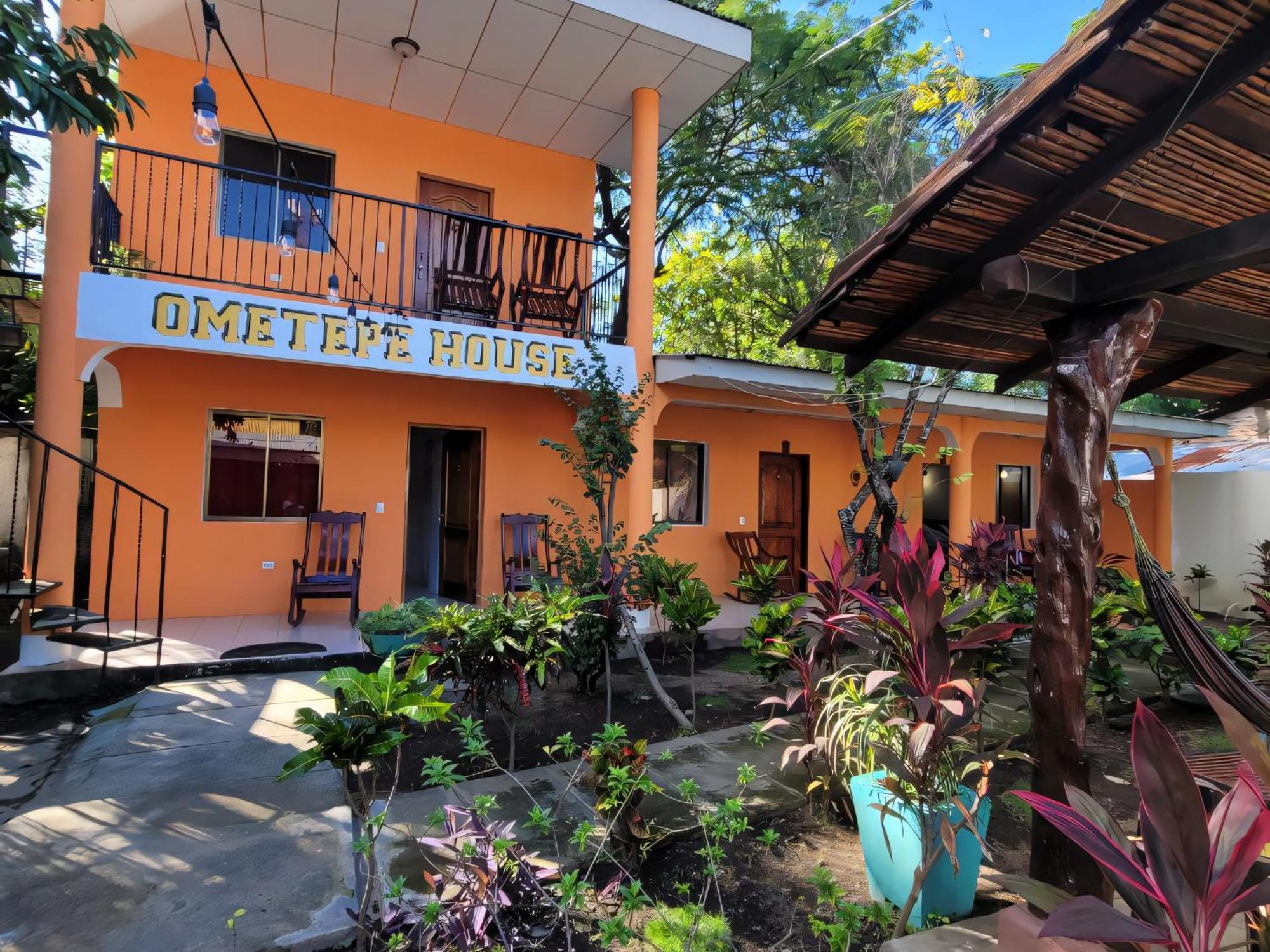 Ometepe House Bed & Breakfast Мойогалпа Екстериор снимка