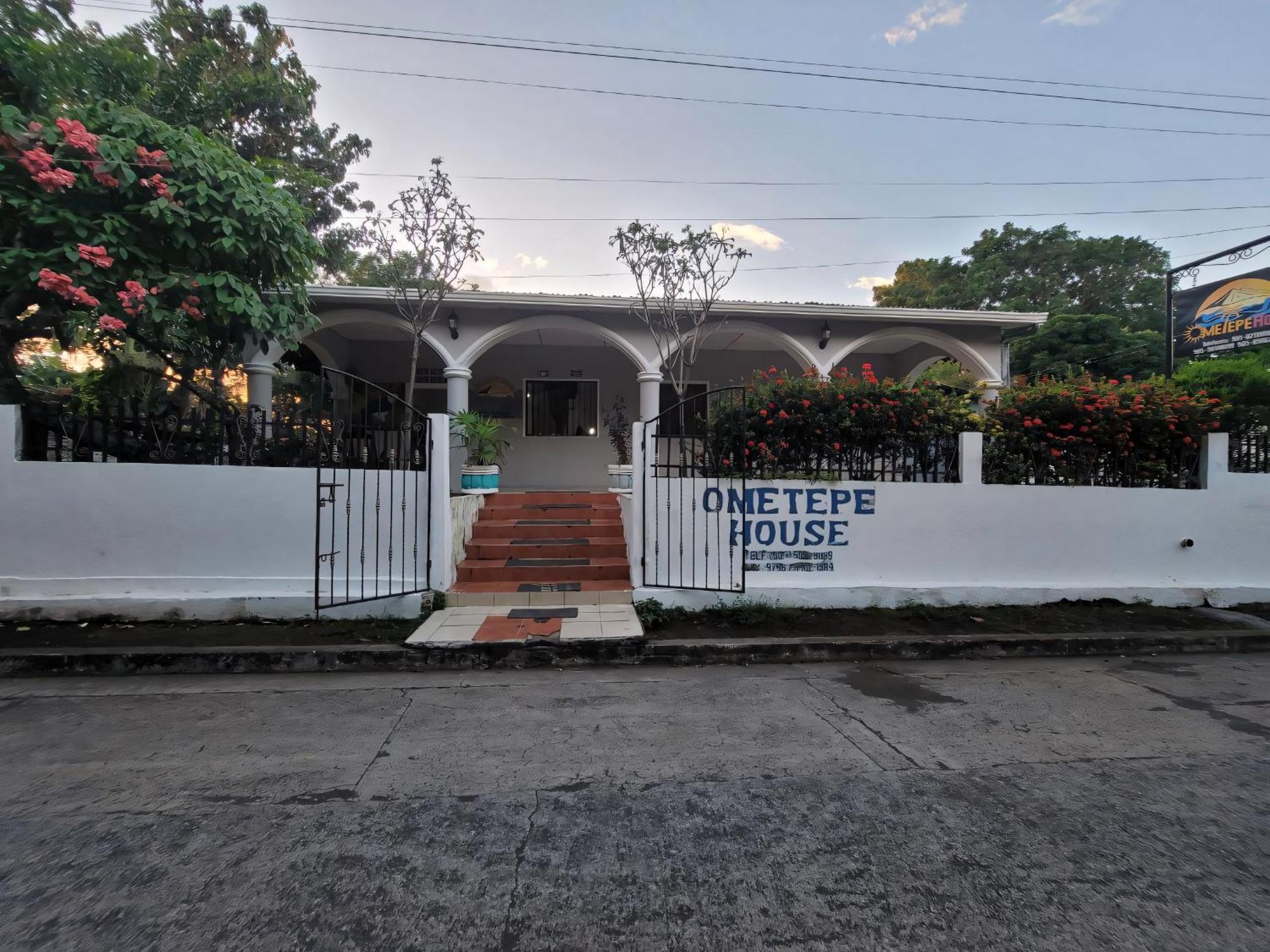 Ometepe House Bed & Breakfast Мойогалпа Екстериор снимка